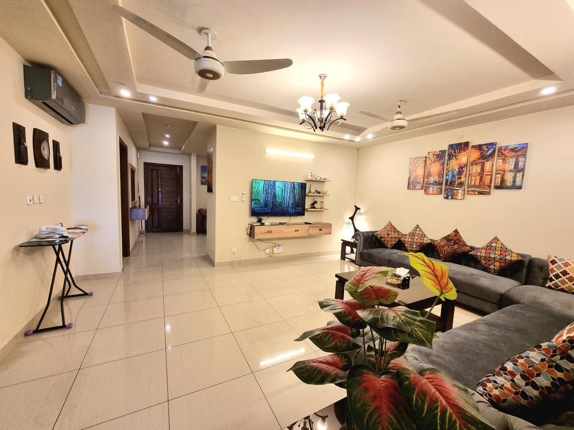 Luxurious Landing Apartments&Suites Bahria Town Rawalpindi Zimmer foto