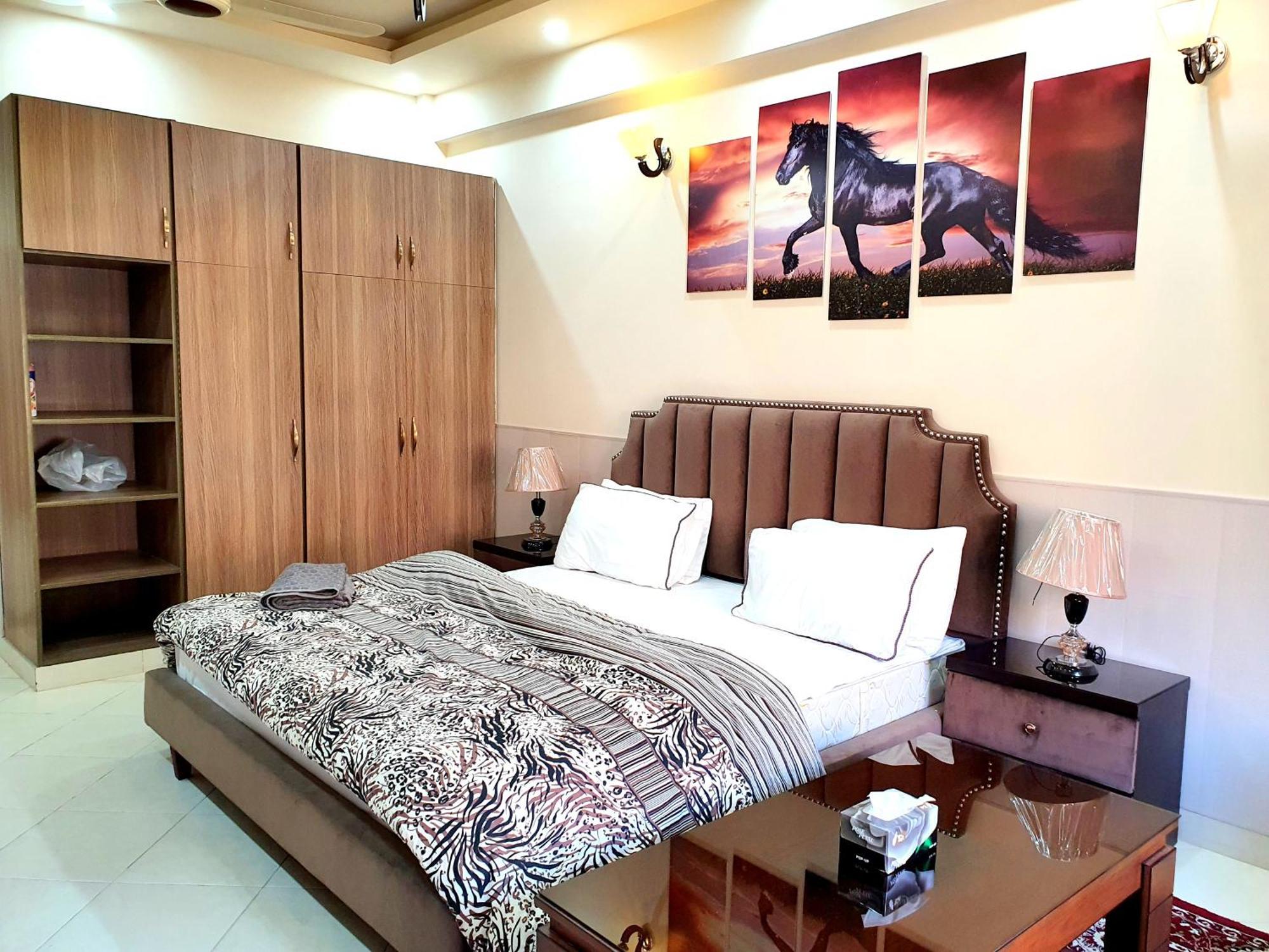 Luxurious Landing Apartments&Suites Bahria Town Rawalpindi Zimmer foto